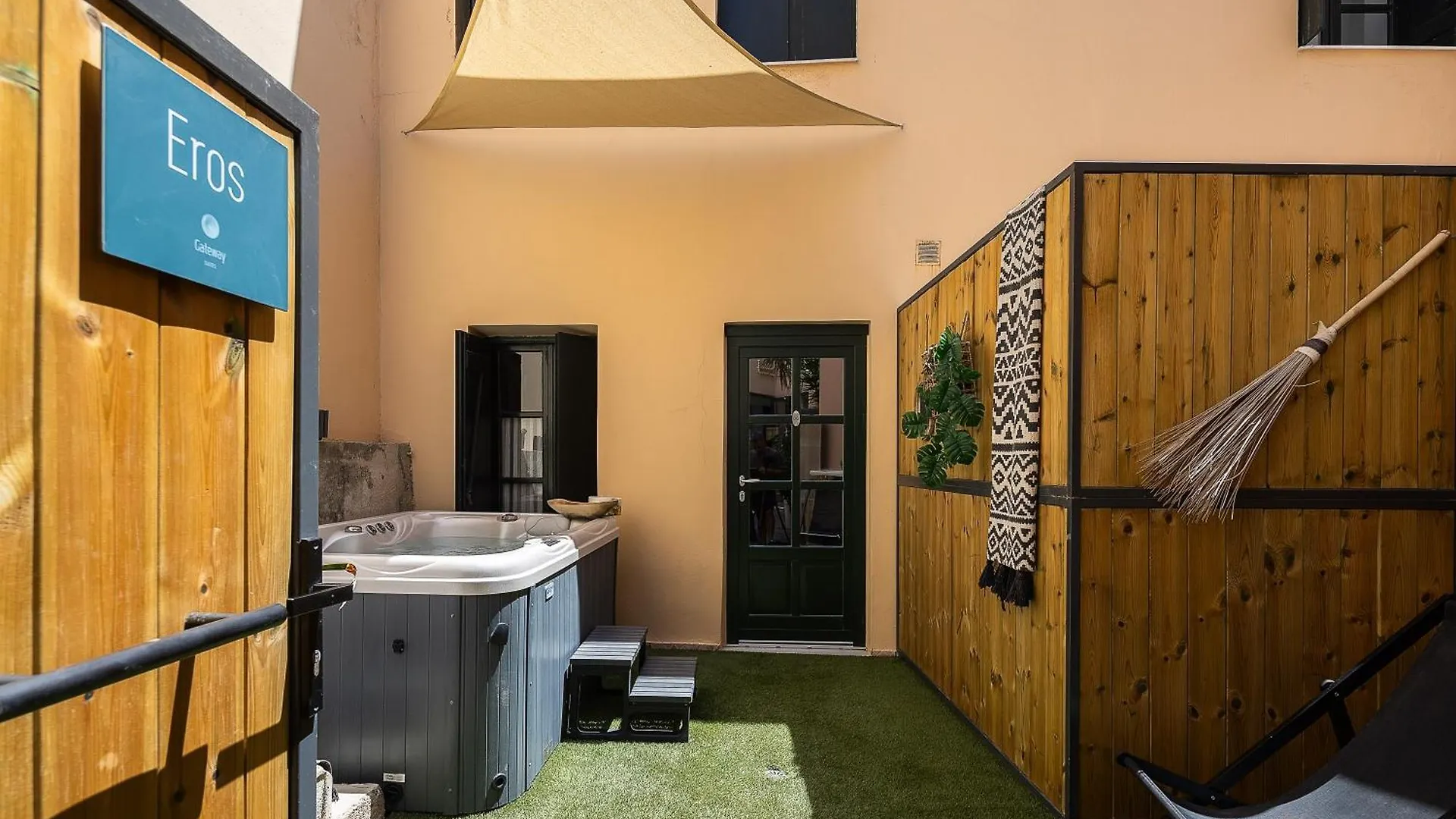 Gateway Suites Rethimno Hotel